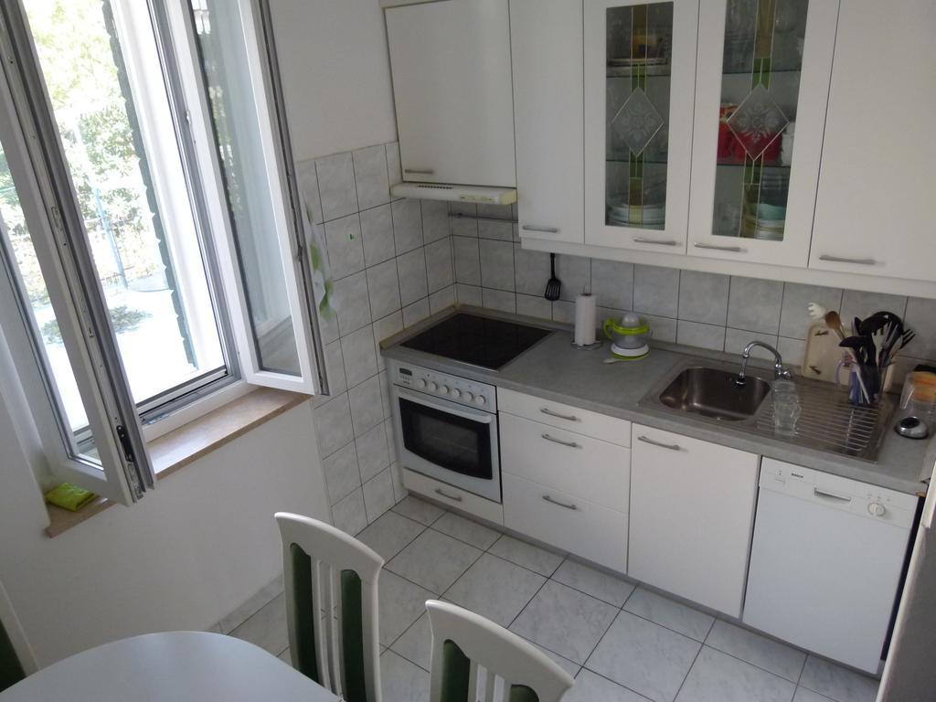 Apartment Kadic Dugi Rat Pokoj fotografie