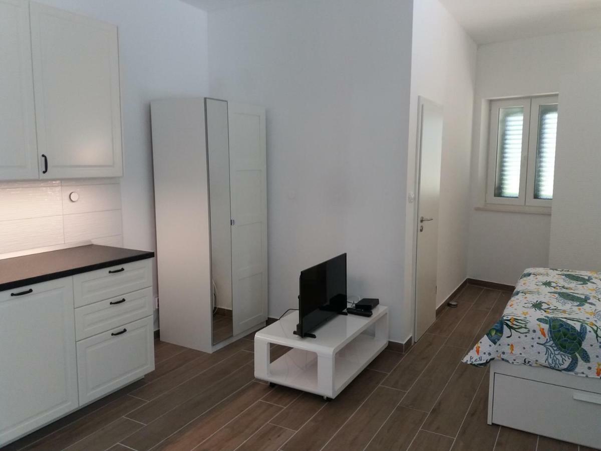 Apartment Kadic Dugi Rat Exteriér fotografie